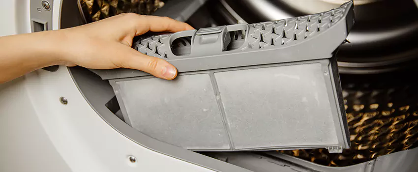Signs Of A Clogged Dryer Lint Trap in North Massapequa, New York